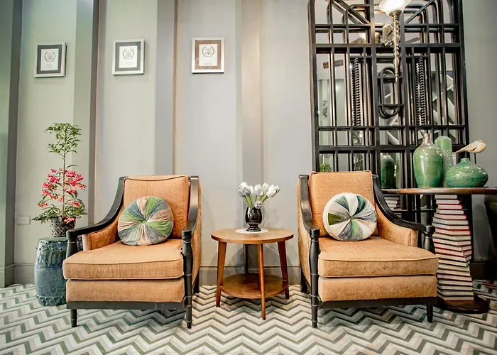 Hanoi Center Silk Hotel & Travel