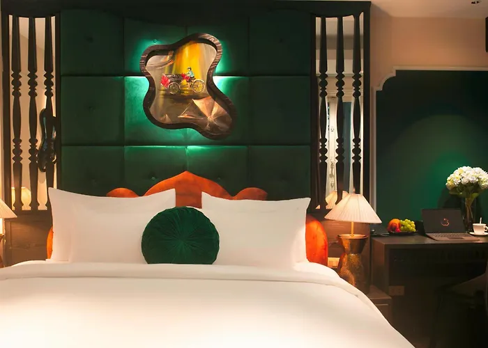 Hanoi Center Silk Classic Hotel & Travel